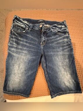 Silver Jeans Blue Faded Denim suki Bermuda Shorts size 31